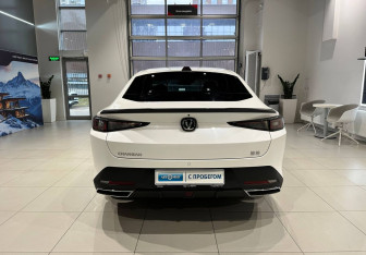 Подержанный автомобиль Changan Lamore 2023 года (5 фото)