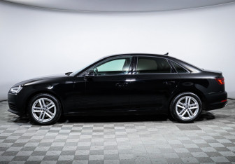 Подержанный автомобиль Audi A4 Sedan 2019 года (8 фото)