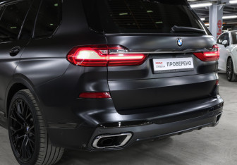 Подержанный автомобиль BMW X7 2019 года (31 фото)