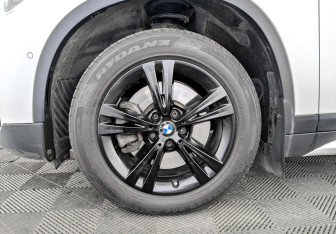 Подержанный автомобиль BMW X1 2017 года (18 фото)