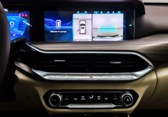 Новый FAW Bestune T77 2023 (11 фото)