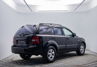 Подержанный автомобиль Kia Sorento 2007 года (5 фото)