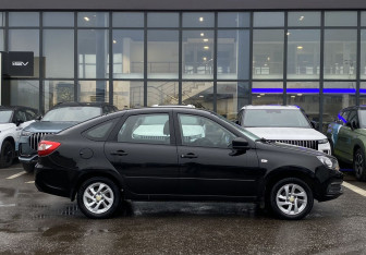 Подержанный автомобиль LADA (ВАЗ) Granta Hatchback 2018 года (5 фото)
