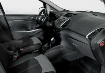 Подержанный автомобиль Ford EcoSport 2015 года (6 фото)