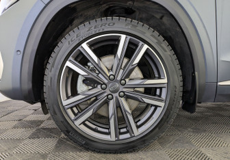 Подержанный автомобиль Geely Monjaro 2024 года (12 фото)