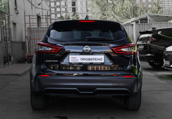 Подержанный автомобиль Nissan Qashqai 2020 года (5 фото)