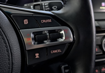 Подержанный автомобиль Kia K7 2019 года (30 фото)
