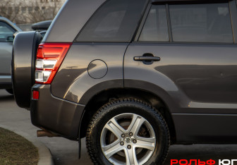 Подержанный автомобиль Suzuki Grand Vitara 2008 года (21 фото)