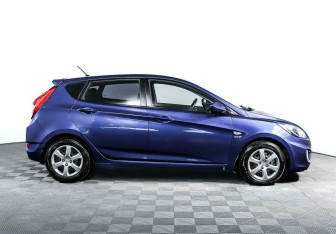 Подержанный автомобиль Hyundai Solaris Hatchback 2012 года (4 фото)