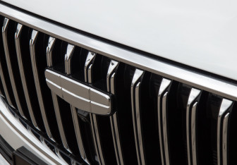 Подержанный автомобиль Geely Monjaro 2025 года (33 фото)