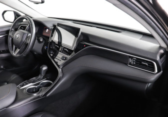 Подержанный автомобиль Toyota Camry Sedan 2023 года (10 фото)