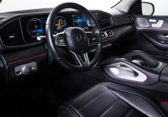 Подержанный автомобиль Mercedes-Benz GLE 2019 года (14 фото)