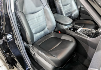 Подержанный автомобиль Toyota RAV4 2019 года (25 фото)