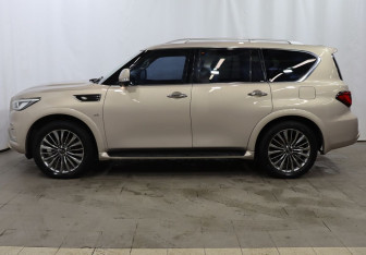 Подержанный автомобиль Infiniti QX80 2018 года (8 фото)
