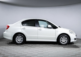Подержанный автомобиль Suzuki SX4 Sedan 2008 года (4 фото)