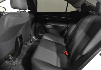 Подержанный автомобиль Toyota Corolla Sedan 2014 года (15 фото)