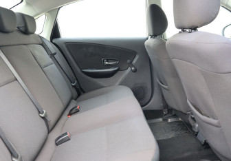 Подержанный автомобиль Nissan Almera Sedan 2014 года (18 фото)