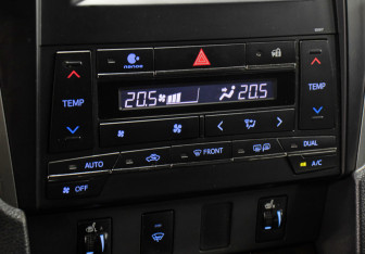 Подержанный автомобиль Toyota Camry Sedan 2016 года (18 фото)