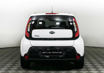 Подержанный автомобиль Kia Soul 2015 года (6 фото)