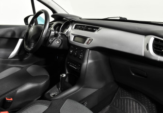 Подержанный автомобиль Citroen C3 Hatchback 2012 года (9 фото)