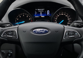 Подержанный автомобиль Ford Kuga 2019 года (15 фото)