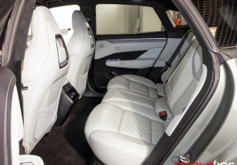 Подержанный автомобиль Zeekr 001 2024 года (10 фото)