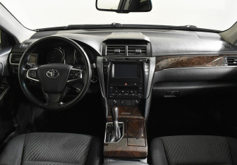 Подержанный автомобиль Toyota Camry Sedan 2017 года (9 фото)