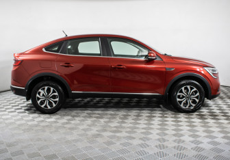 Подержанный автомобиль Renault Arkana 2019 года (4 фото)