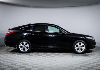 Подержанный автомобиль Honda Crosstour 2012 года (4 фото)