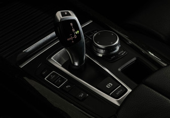 Подержанный автомобиль BMW X5 2017 года (18 фото)
