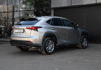 Подержанный автомобиль Lexus NX 2015 года (4 фото)
