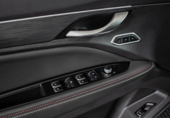 Подержанный автомобиль Geely Tugella 2022 года (20 фото)