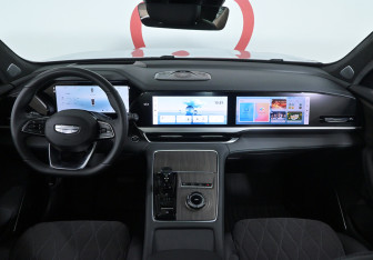 Подержанный автомобиль Geely Monjaro 2025 года (8 фото)