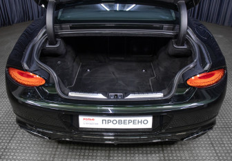 Подержанный автомобиль Bentley Continental GT Coupe 2021 года (10 фото)