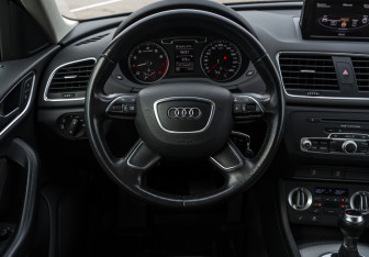 Подержанный автомобиль Audi Q3 2013 года (10 фото)