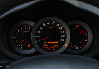 Подержанный автомобиль Toyota RAV4 2011 года (26 фото)