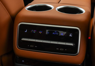 Подержанный автомобиль LiXiang L9 2023 года (21 фото)