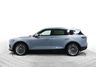 Подержанный автомобиль Voyah Free 2023 года (8 фото)