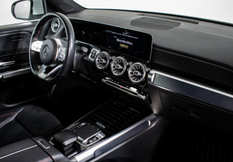 Подержанный автомобиль Mercedes-Benz GLB 2020 года (10 фото)