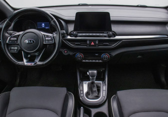 Подержанный автомобиль Kia Cerato Sedan 2021 года (13 фото)