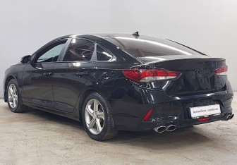 Подержанный автомобиль Hyundai Sonata 2018 года (7 фото)