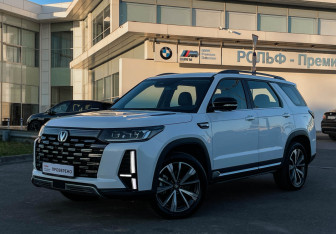 Подержанный автомобиль Changan CS95 2024 года (1 фото)