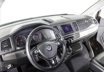 Подержанный автомобиль Volkswagen Multivan 2019 года (9 фото)