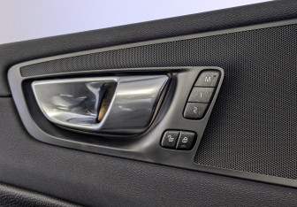 Подержанный автомобиль Volvo XC60 2021 года (28 фото)