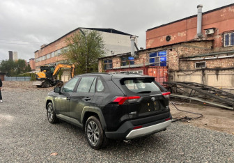 Новый Toyota RAV4 2025 (4 фото)