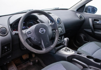 Подержанный автомобиль Nissan Qashqai 2011 года (9 фото)