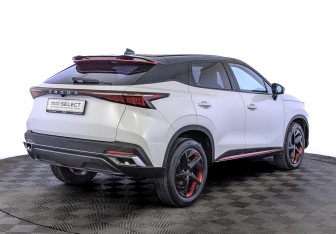 Подержанный автомобиль Omoda C5 2022 года (5 фото)