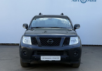 Подержанный автомобиль Nissan Pathfinder 2012 года (2 фото)