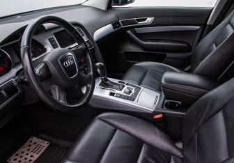 Подержанный автомобиль Audi A6 Sedan 2010 года (10 фото)