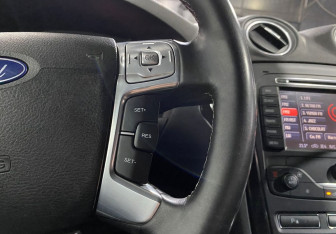 Подержанный автомобиль Ford Mondeo Sedan 2011 года (13 фото)